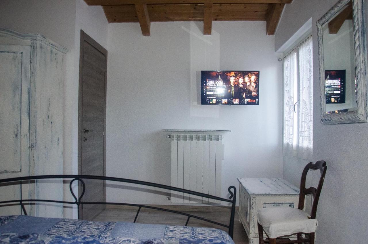 Anma Cottages The Secret Garden Pianello Del Lario 外观 照片